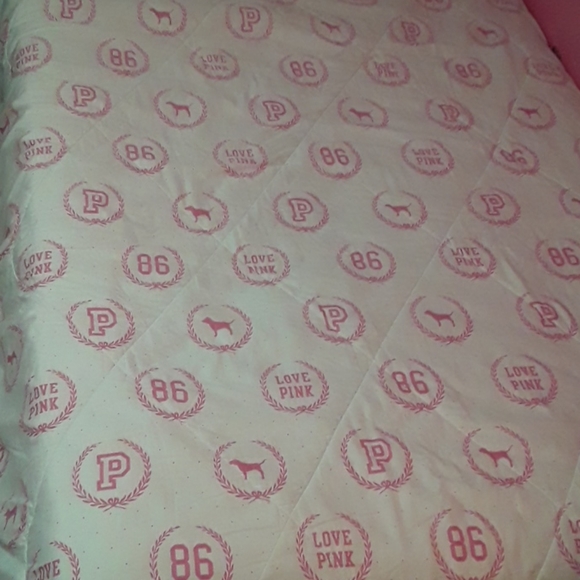 PINK VICTORIA'S SECRET Monogram Comforter Set - Picture 3 of 10